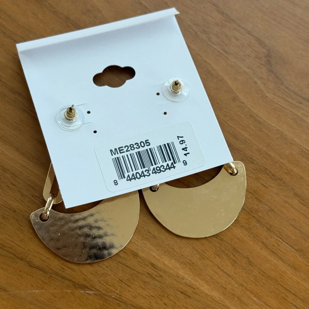 Natasha Couture Hammered Gold Chain Earrings - Picture 4 of 6